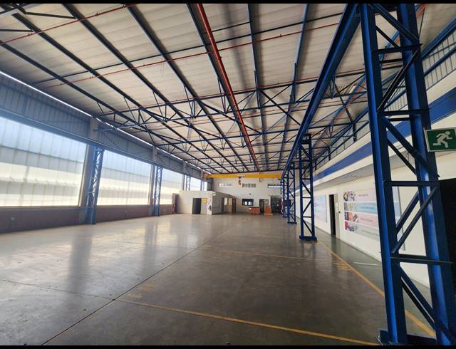 2,355M² WAREHOUSE TO LET IN TUNNEY